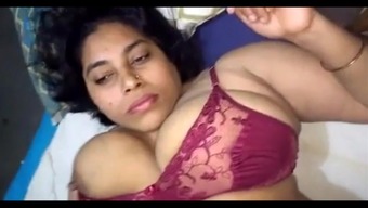 A mittle video collection of busty amateur indian aunty