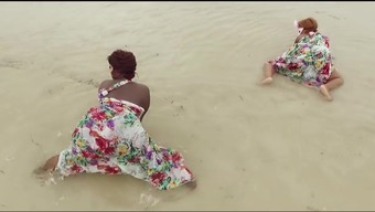 African women twerking , best in the world