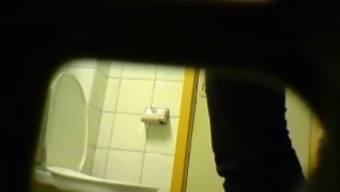 Chubby amateur teen toilet pussy ass hidden spy cam voyeur