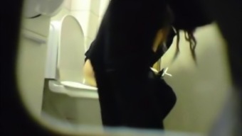 Chubby amateur teen toilet pussy ass hidden spy cam voyeur