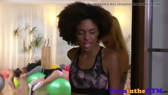 fitness lesbians facesitting and pussyrubbing