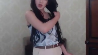 korean hot woman webcam masturbating