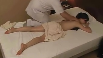 Voyeur of amateur asian body massage