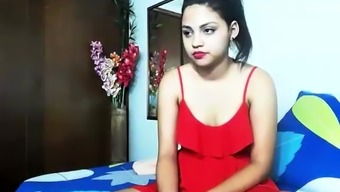 Desi Indian bhabhi on Webcam fucking herself