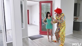 Sex bomb Alana Cruise always wanted to be fucked by a clown