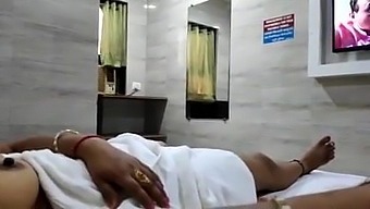 Indian sexy aunty fucked in hotel with audio