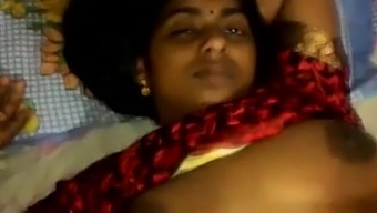 Kanchipuram, hot tamil aunty showing her big boobs and pussy