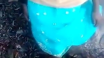 Tamil lovers have outdoor sex