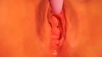 Very wet squirting pussy close up on webcam