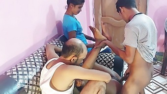 Homemade Foursome with Two Desi Bhabhi's Anal and Doggystyle Orgasms