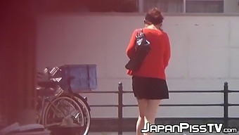 Public nudity: Japanese women expose their vaginas while peeing