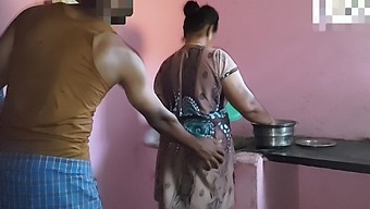 Indian aunty's creampie surprise ends up being a hot steamy encounter